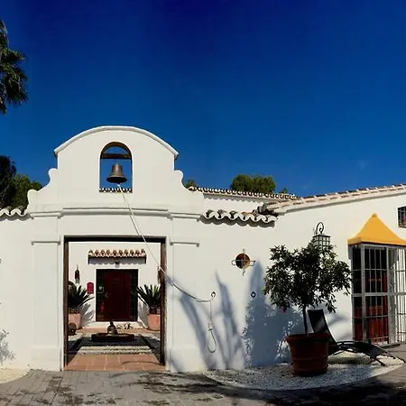 Barros De Luna *