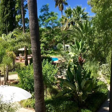 Guest house Barros De Luna *