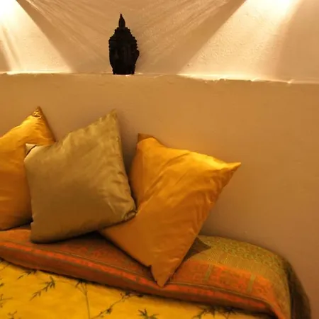 Guest house Barros De Luna *